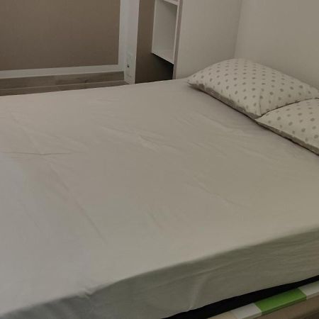 Cinema House Single & Double Rooms & Studio Apartments Πούλα Εξωτερικό φωτογραφία
