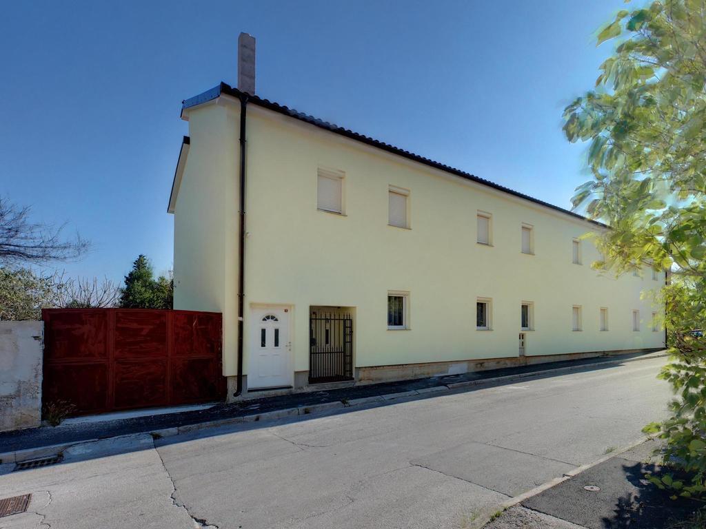 Cinema House Single & Double Rooms & Studio Apartments Πούλα Εξωτερικό φωτογραφία