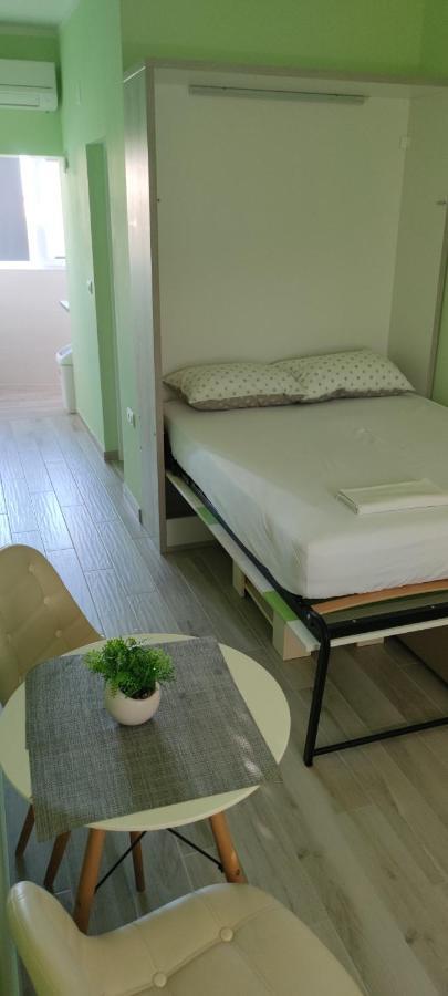 Cinema House Single & Double Rooms & Studio Apartments Πούλα Εξωτερικό φωτογραφία