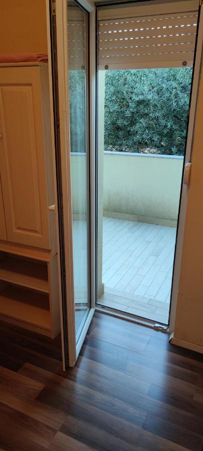 Cinema House Single & Double Rooms & Studio Apartments Πούλα Εξωτερικό φωτογραφία