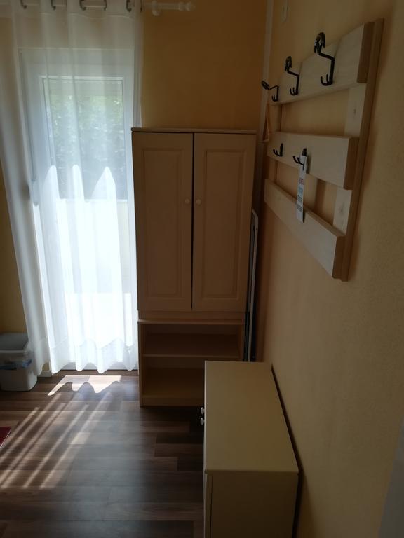 Cinema House Single & Double Rooms & Studio Apartments Πούλα Εξωτερικό φωτογραφία