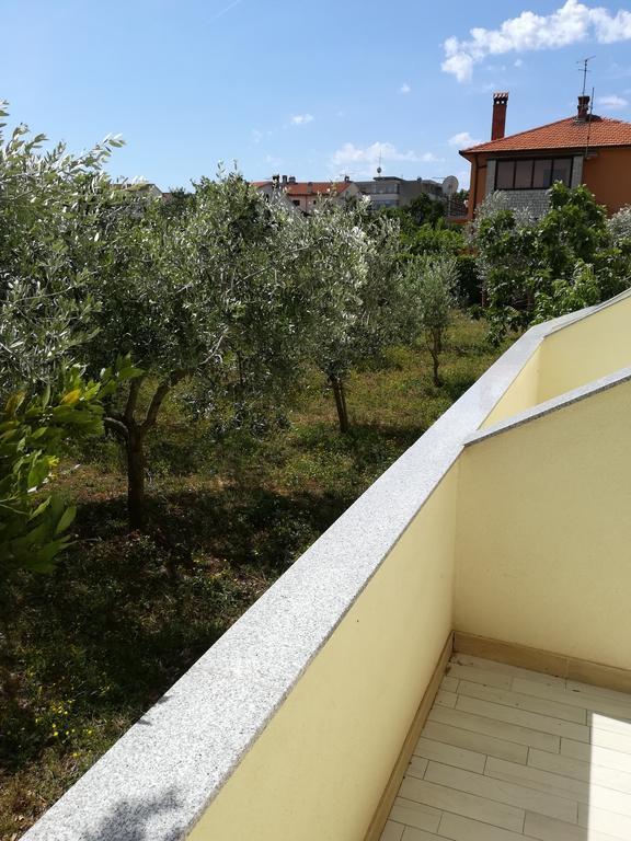 Cinema House Single & Double Rooms & Studio Apartments Πούλα Εξωτερικό φωτογραφία