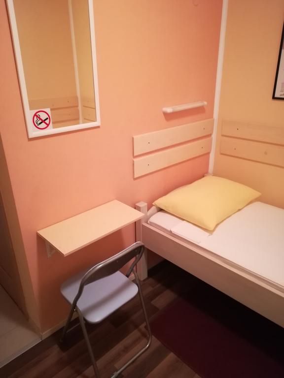 Cinema House Single & Double Rooms & Studio Apartments Πούλα Εξωτερικό φωτογραφία