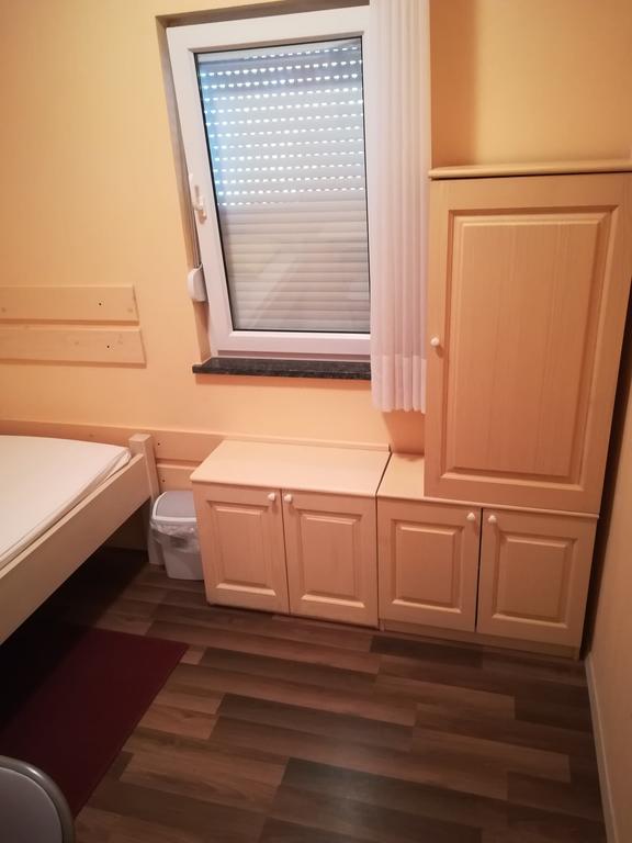 Cinema House Single & Double Rooms & Studio Apartments Πούλα Εξωτερικό φωτογραφία