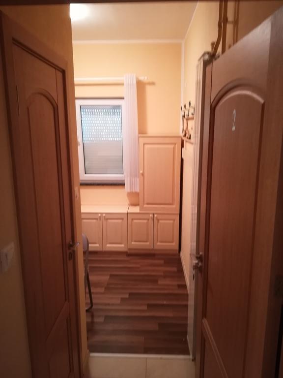 Cinema House Single & Double Rooms & Studio Apartments Πούλα Εξωτερικό φωτογραφία