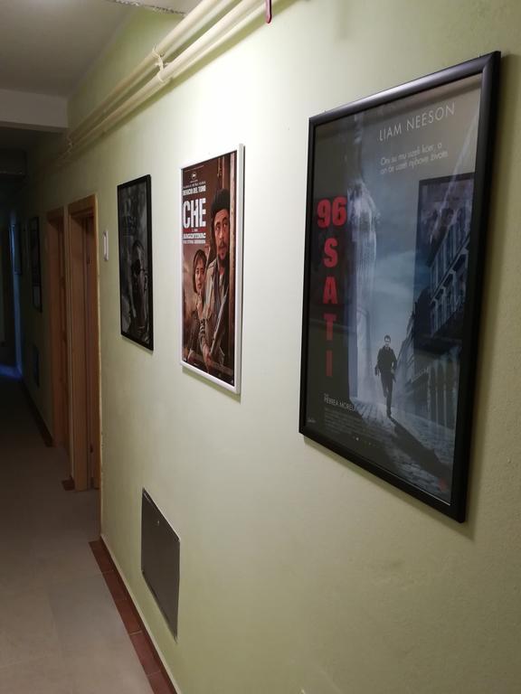 Cinema House Single & Double Rooms & Studio Apartments Πούλα Εξωτερικό φωτογραφία