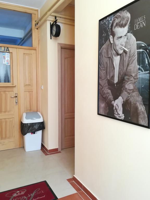 Cinema House Single & Double Rooms & Studio Apartments Πούλα Εξωτερικό φωτογραφία